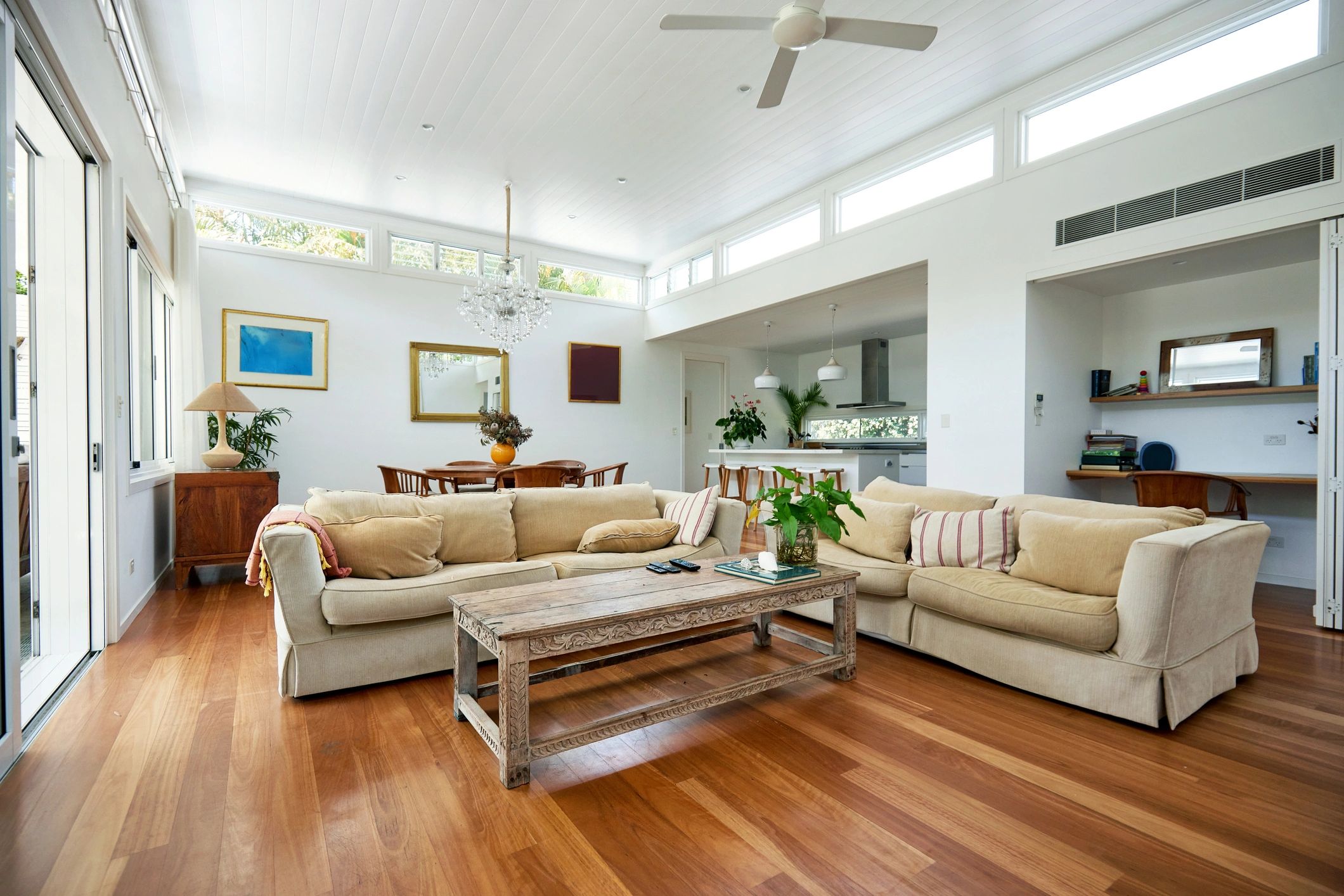 Spacious luxury living room